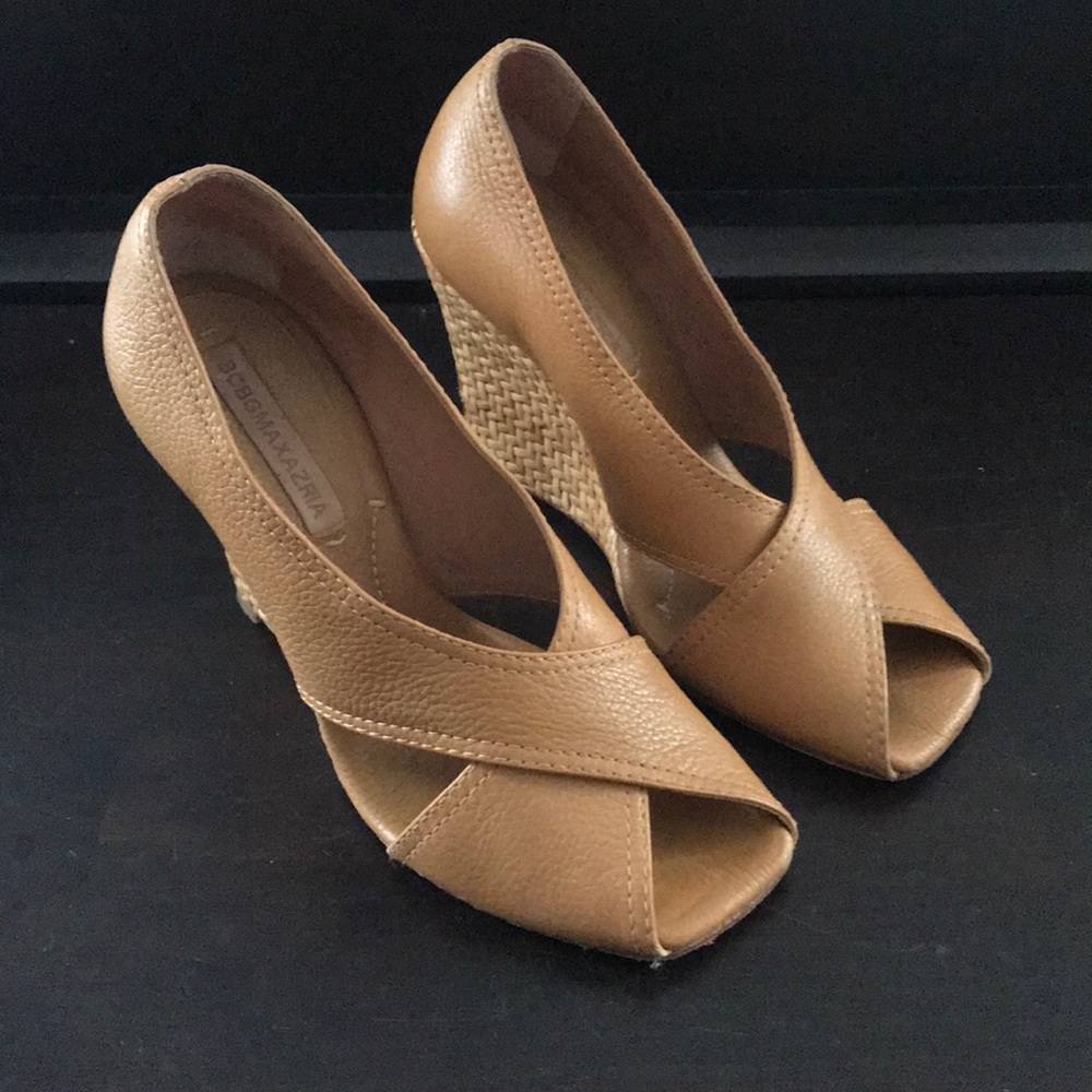 BCBG Maxazria wedges